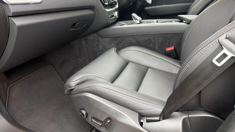 Volvo Xc60 2.0 T8 455 RC PHEV Inscription Pro 5dr AWD Auto Estate